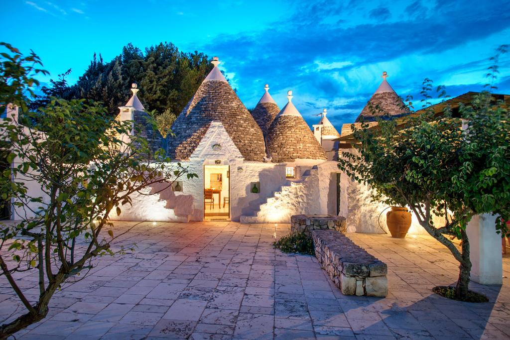 Ostuni città bianca e il suo trullo